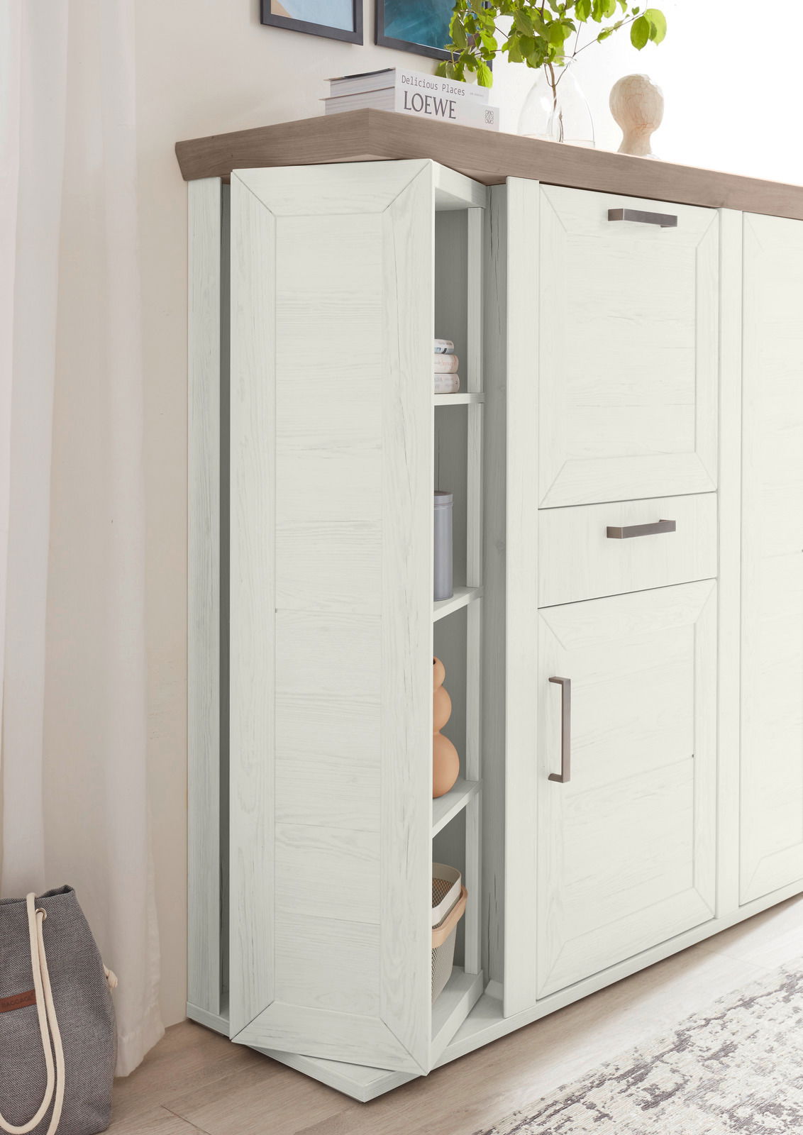 Set one by Musterring Highboard m. Karusell SET ONE YORK Weißes Highboard mit Karussellfunktion, teilweise geöffnet, seitliche Perspektive