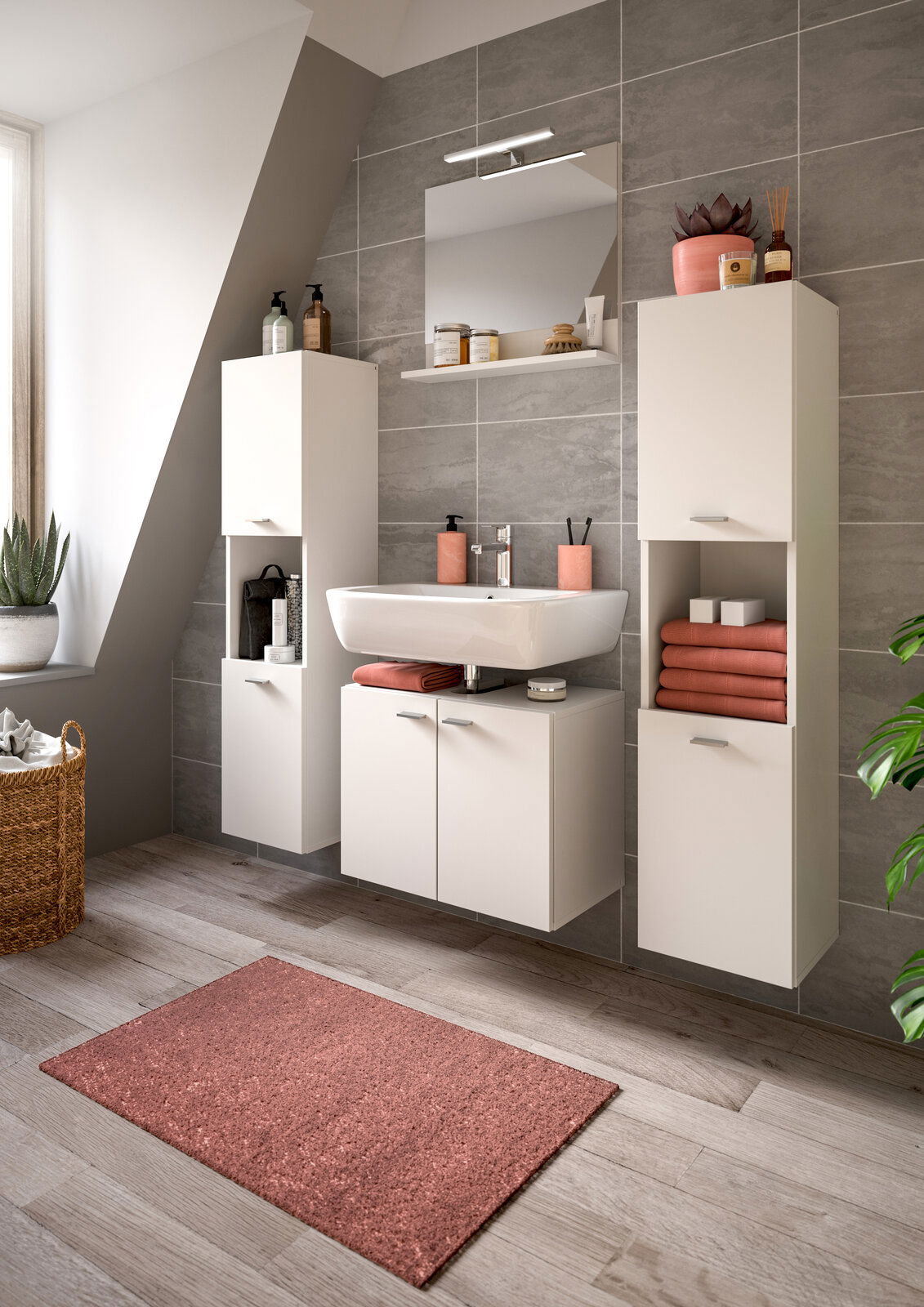 MID.YOU Badkombination BOSTON Moderne Badkombination mit weißem Waschbecken, zwei hohen Schränken und einem Spiegel, frontal betrachtet.