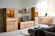 Wohnzimmermöbel-Set aus Holz mit Beleuchtung, bestehend aus Vitrinen, Lowboard und Sideboard, seitliche Perspektive