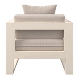 Rückansicht eines Lounge-Sessels mit beigem Polster und modernem, rechteckigem Rahmen.