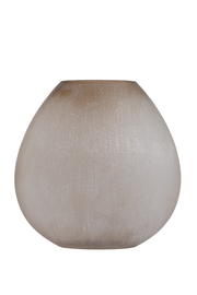 Runde, beige Vase aus Glas mit matter Oberfläche, frontal fotografiert.