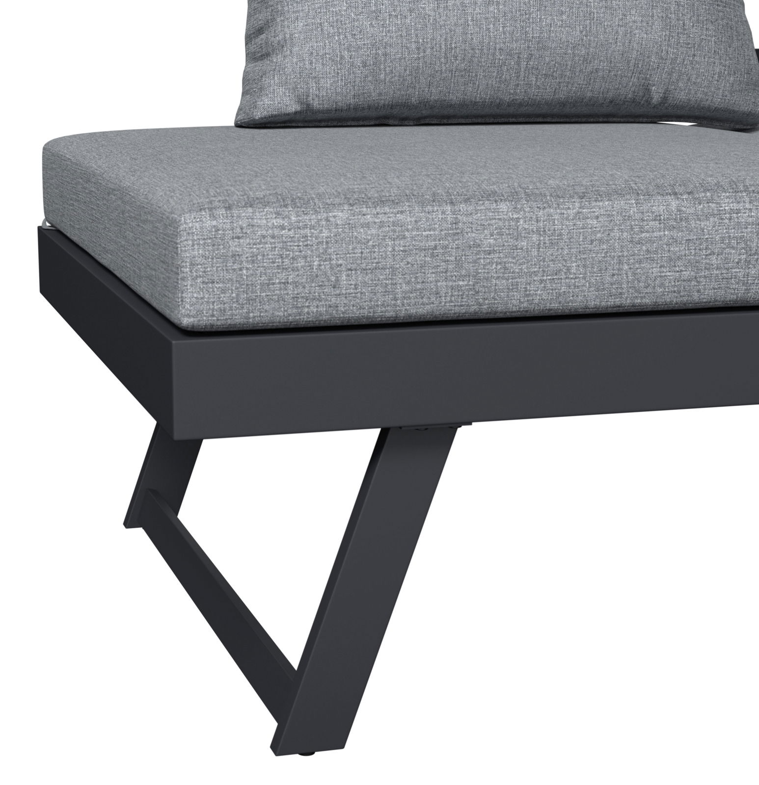 Nahaufnahme eines modernen Lounge-Sofas mit grauem Stoffbezug und schwarzem Metallrahmen, seitliche Perspektive.