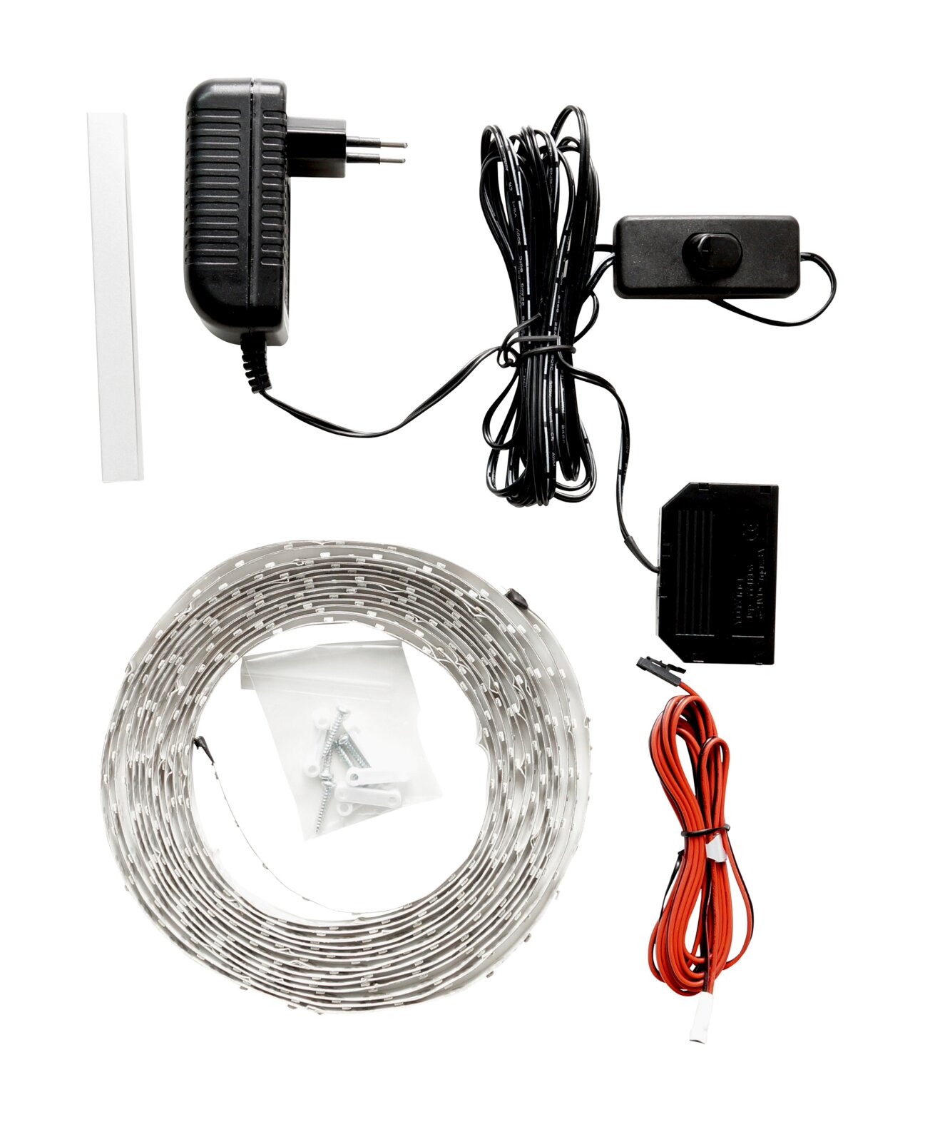 Zurbrüggen LED-stripverlichting MODENA Set met LED-lichtslang, inclusief voeding (EU-stekker), kabel met in-line-schakelaar, bedieningskastje, rode aansluitkabel en bevestigingsmateriaal, plat gefotografeerd van bovenaf op een witte achtergrond