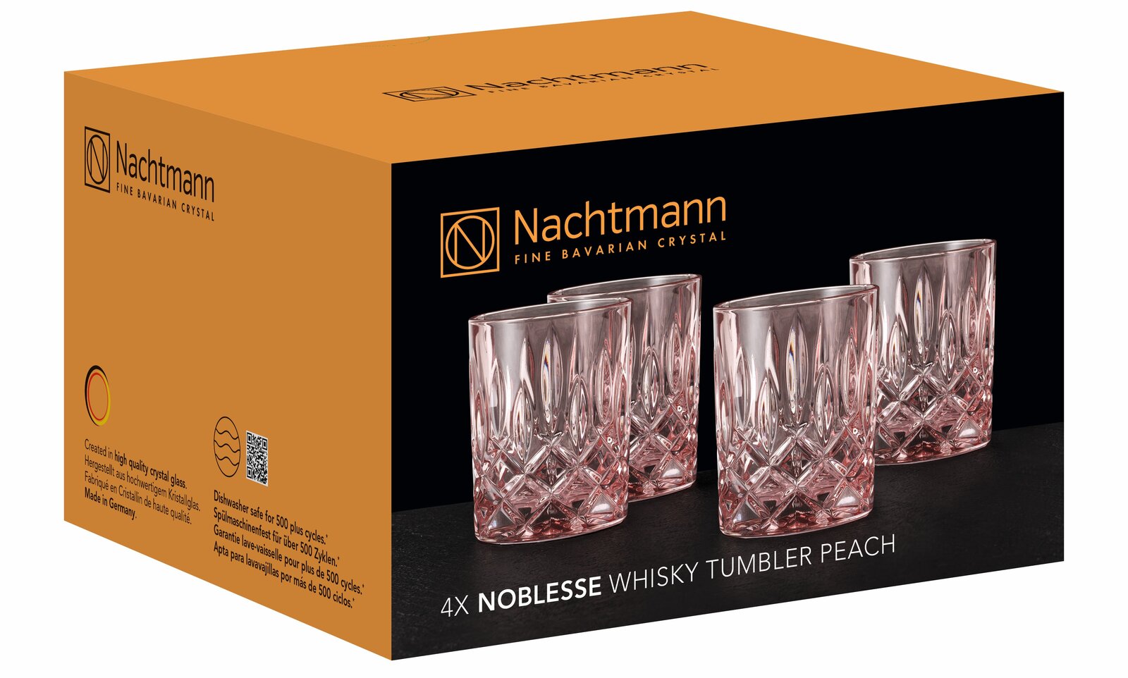 Vier Whiskybecher aus hochwertigem Kristallglas in Pfirsichfarbe, präsentiert in einer eleganten Verpackung, seitliche Perspektive.
