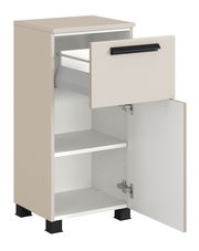 Unterschrank mit einer offenen Schublade und einer geöffneten Tür, seitliche Perspektive