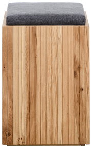 Hocker aus Holz mit gepolsterter Sitzfläche in Frontalansicht