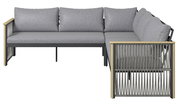 L-förmiges Lounge-Set mit grauen Kissen und Holzarmlehnen, seitliche Perspektive