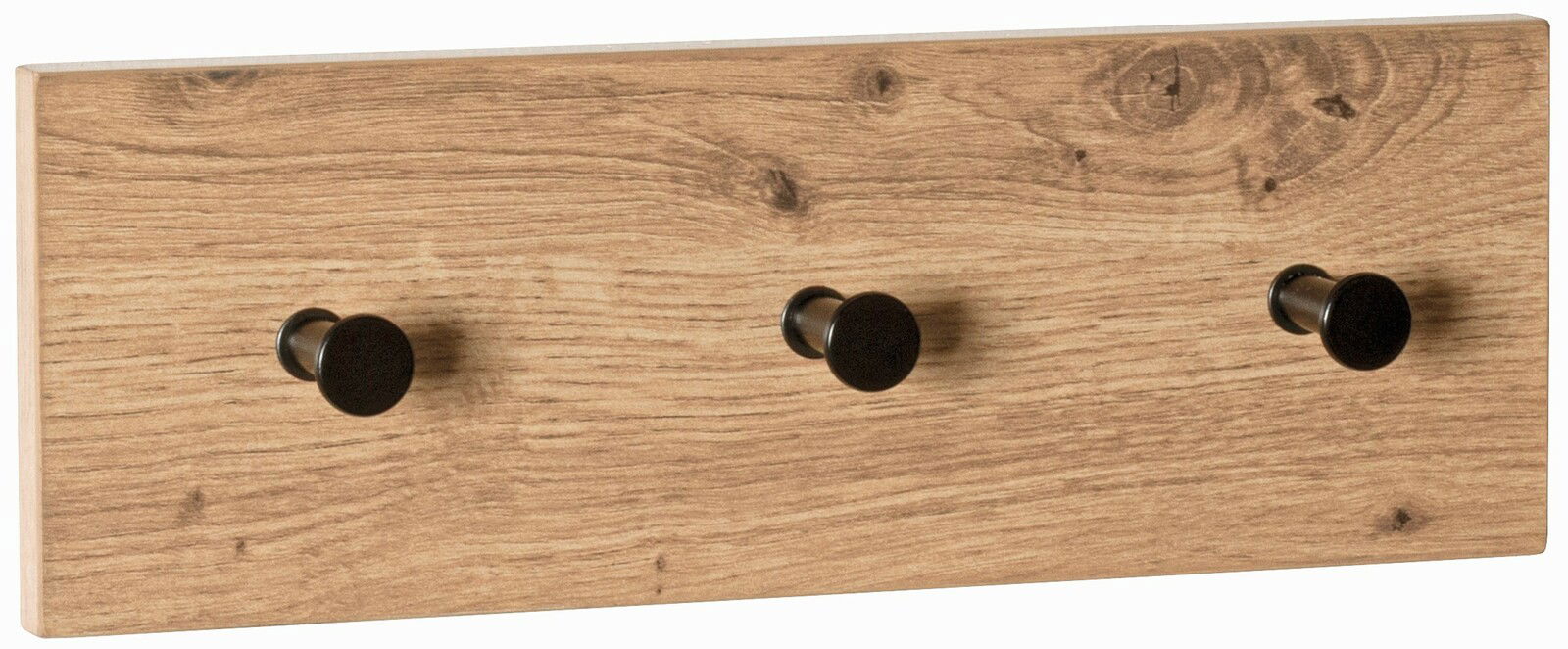 Garderobenleiste aus Holz mit drei schwarzen Haken, perspektivisch von vorne fotografiert.