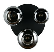 Moderne Deckenleuchte mit drei chromfarbenen Lampenschirmen, Ansicht von unten.