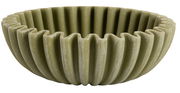 Mittlere Schale in Dunkelgrün mit geriffeltem Design, seitliche Perspektive