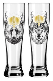 Vooraanzicht van twee hoge, transparante bierglazen met zwart-witte illustratie van een beer en een wolf met gouden Vikinghelm op witte achtergrond