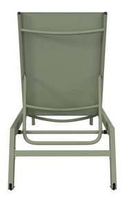 Rückansicht einer grünen Sonnenliege mit stabilem Metallrahmen.