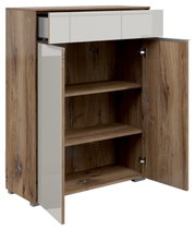 Kommode NEVADA mit zwei offenen Türen und einer geöffneten Schublade, aus Holz mit natürlicher Maserung, Perspektive von vorne links