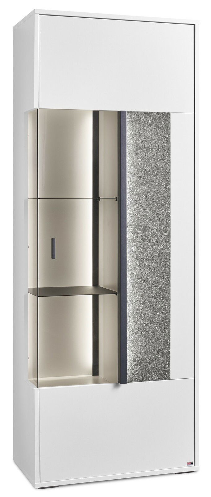 Modernes Highboard mit Glastür und beleuchteten Regalen, Ansicht von vorne rechts.