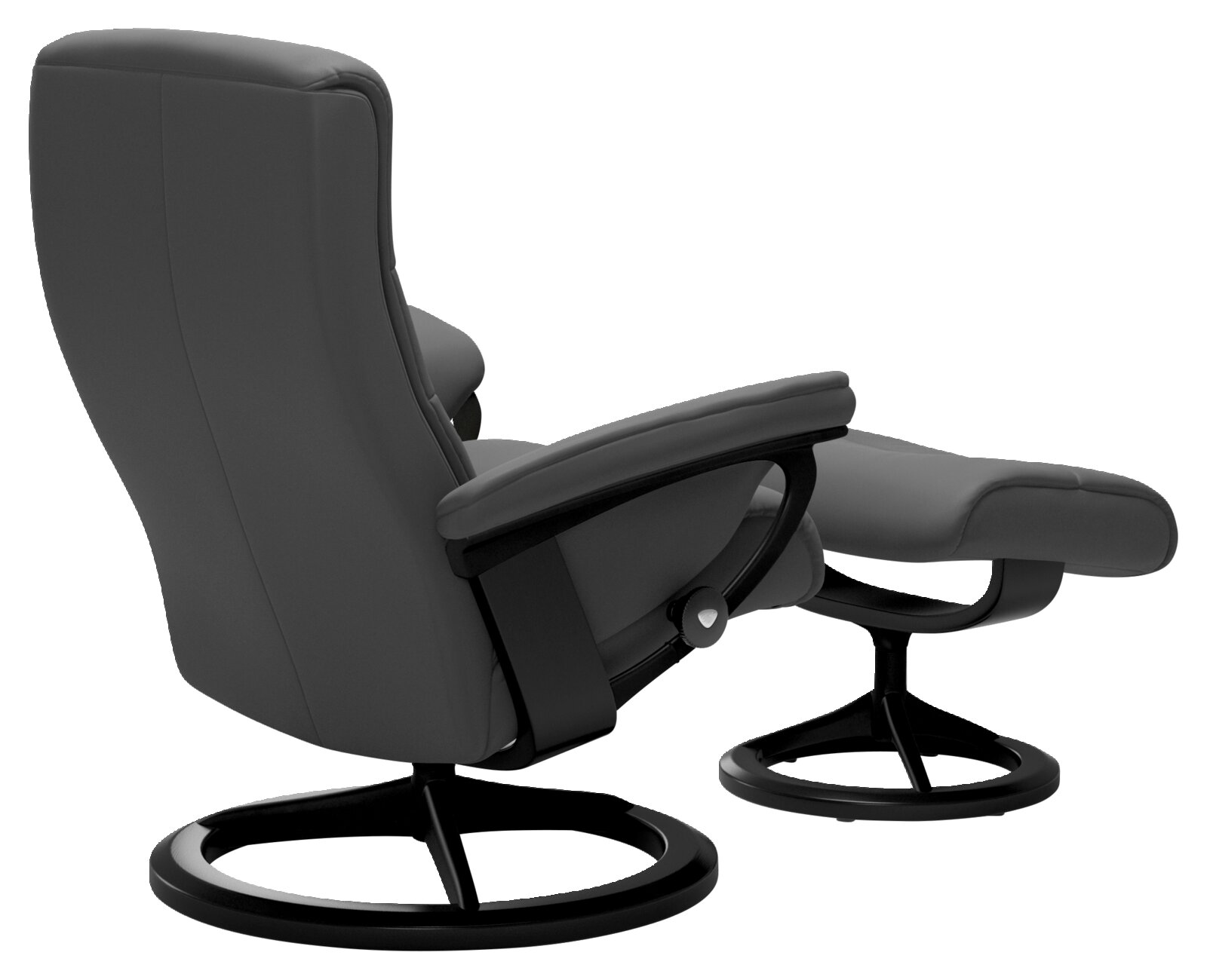 Achterkant van een moderne, grijze fauteuil met bijpassende voetenbank, beide op een zwart, rond onderstel.