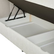 Boxbett mit geöffnetem Stauraum, seitliche Perspektive