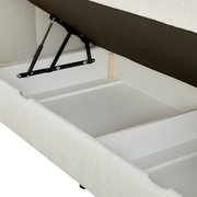 Boxbett mit geöffnetem Stauraum, seitliche Perspektive