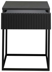 Moderne schwarze Nachtkommode mit geriffelter Front und offenem Metallgestell, Frontalansicht