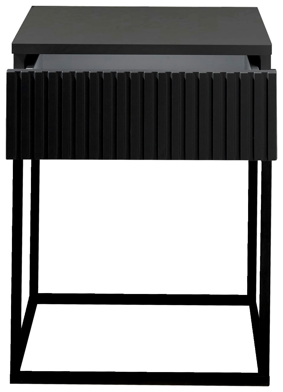 Moderne schwarze Nachtkommode mit geriffelter Front und offenem Metallgestell, Frontalansicht