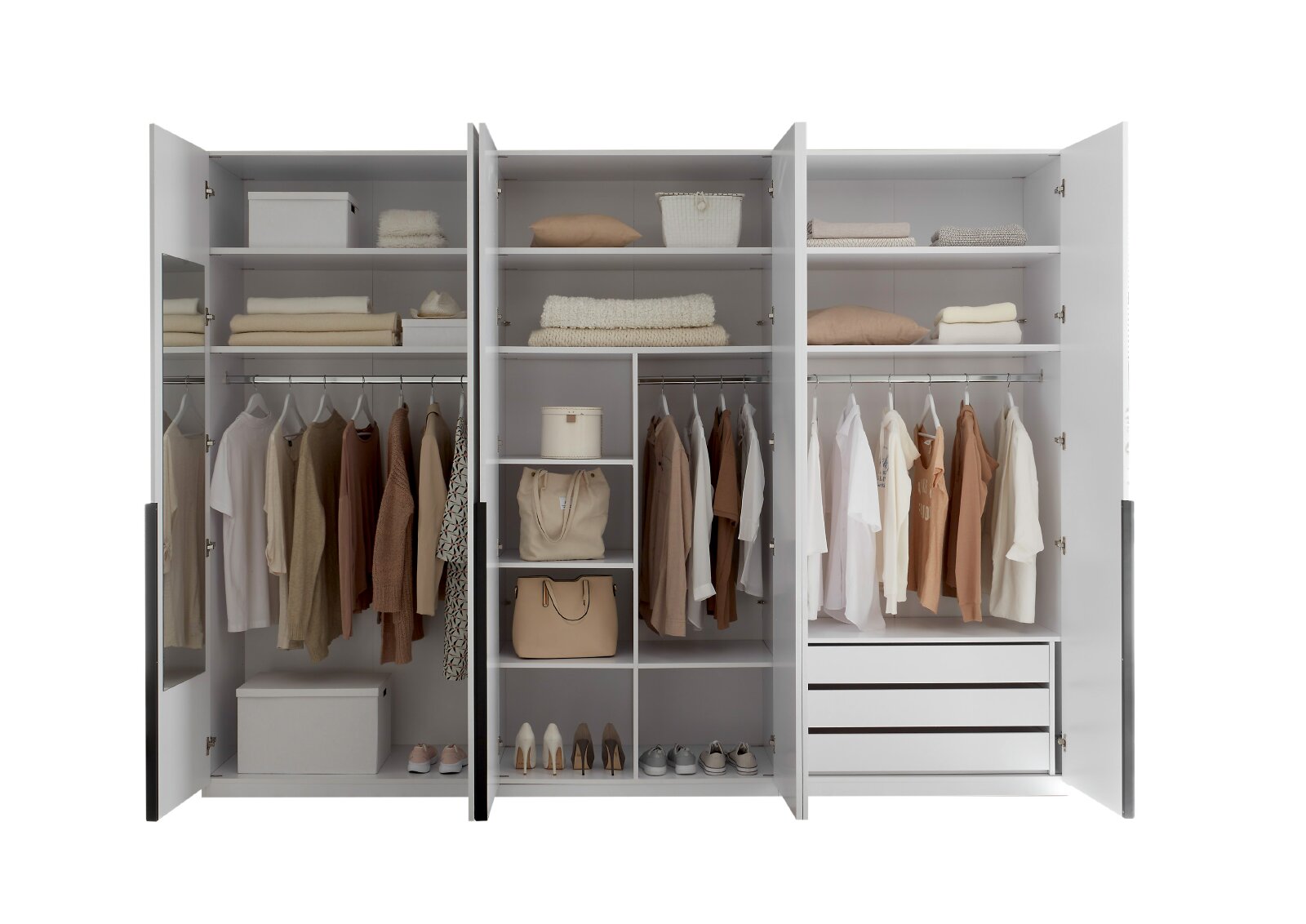 Großer weißer Kleiderschrank mit geöffneten Türen, geräumigen Fächern, Kleiderstangen und Schubladen, frontal von vorne dargestellt und mit Kleidung, Schuhen sowie Aufbewahrungsboxen bestückt