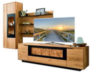Wandkombination aus Holz mit modernem Design, bestehend aus einem TV-Schrank, einem Hängeschrank und Regalen, frontal betrachtet.