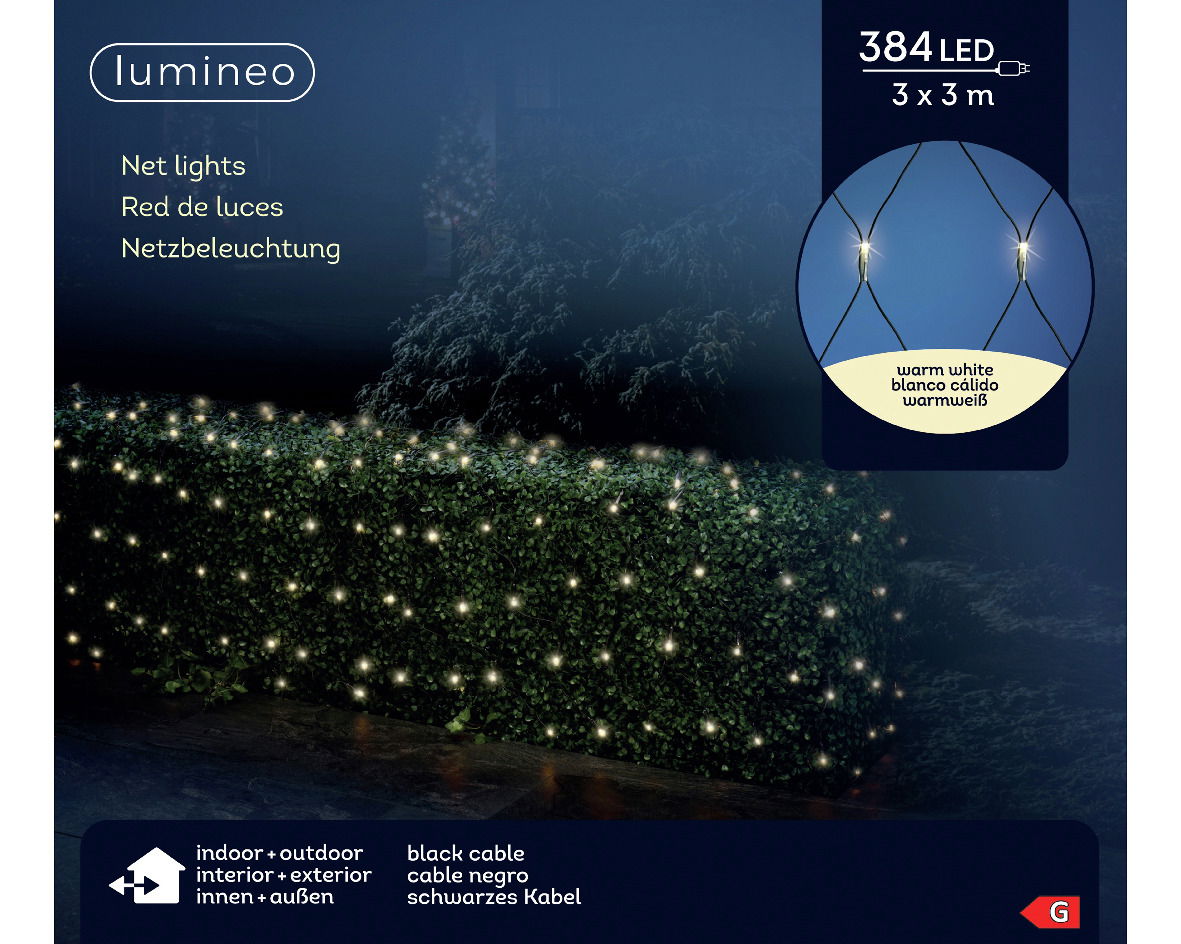 LED Lichternetz mit 384 warmweißen LEDs, 3x3 Meter, geeignet für Innen- und Außenbereich, schwarzes Kabel, Perspektive von vorne auf eine beleuchtete Hecke.