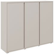 Moderner Schuhschrank mit drei Türen in minimalistischer Frontansicht