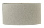 Ovale lampenkap van beige, linnenachtige stof met een fijne structuur, vrijstaand op een witte achtergrond, vooraanzicht