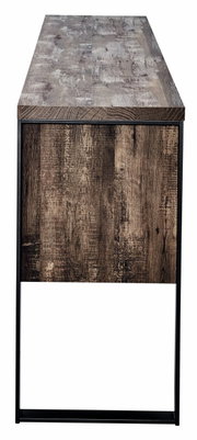 Zijaanzicht van een dressoir met een rustieke houtlook en een zwart metalen frame.