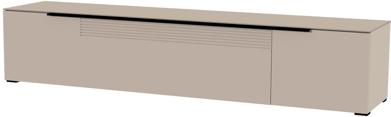 Beiges XL TV-Lowboard mit glatter Oberfläche und horizontalen Linien auf der Vorderseite, seitliche Perspektive