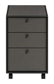 Rollcontainer mit drei Schubladen, frontal betrachtet, in dunklem Grau mit schwarzen Griffen und Rollen.
