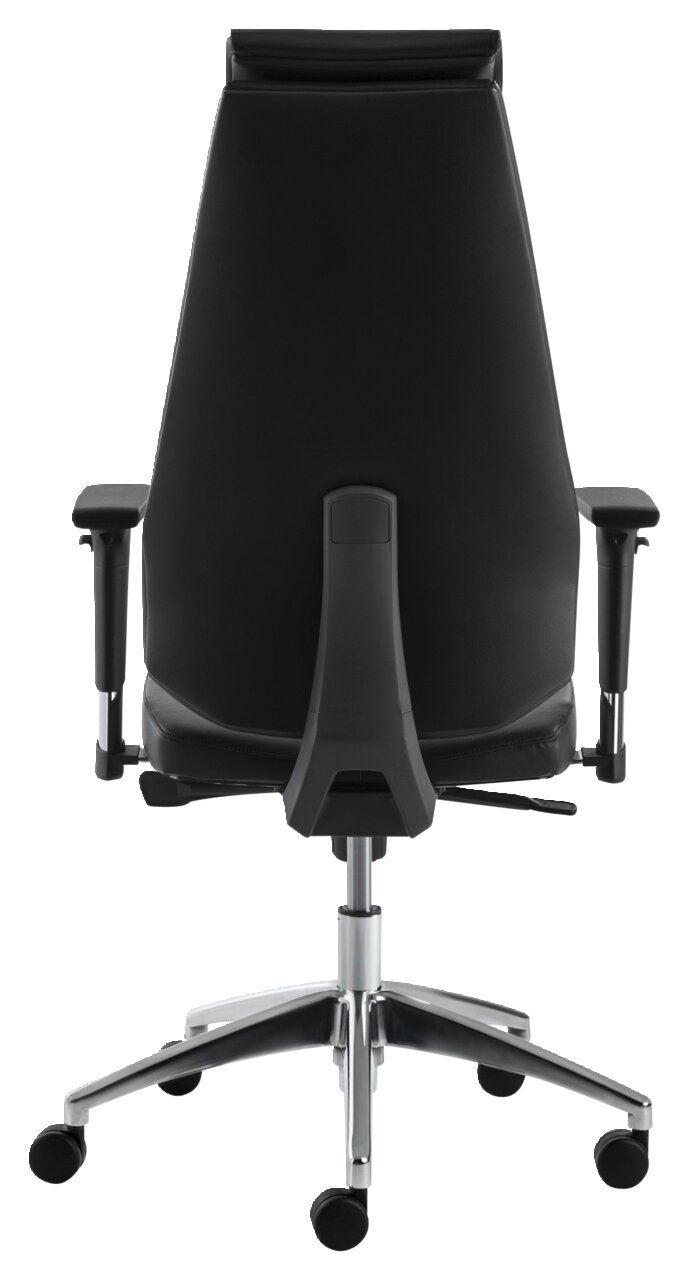 Rückansicht eines schwarzen Chefsessels mit verstellbaren Armlehnen und einem stabilen, verchromten Fußkreuz auf Rollen.