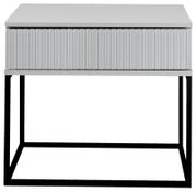 Moderne Nachtkommode mit geriffelter Front und schwarzem Metallgestell, Frontalansicht