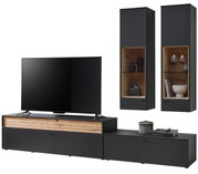Moderne Wandkombination Venjakob LUMEA in schwarzem Design mit Holzdetails, bestehend aus einem TV-Board und zwei hängenden Vitrinen, frontal abgebildet.