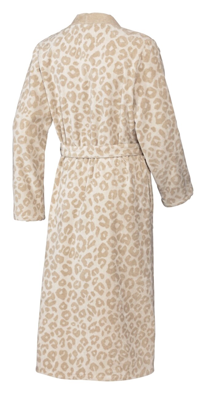Rückansicht eines beige gemusterten Bademantels mit Leopardenmuster und Gürtel.