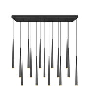 Moderne Pendelleuchte mit mehreren schwarzen, konischen Anhängern, von unten betrachtet.