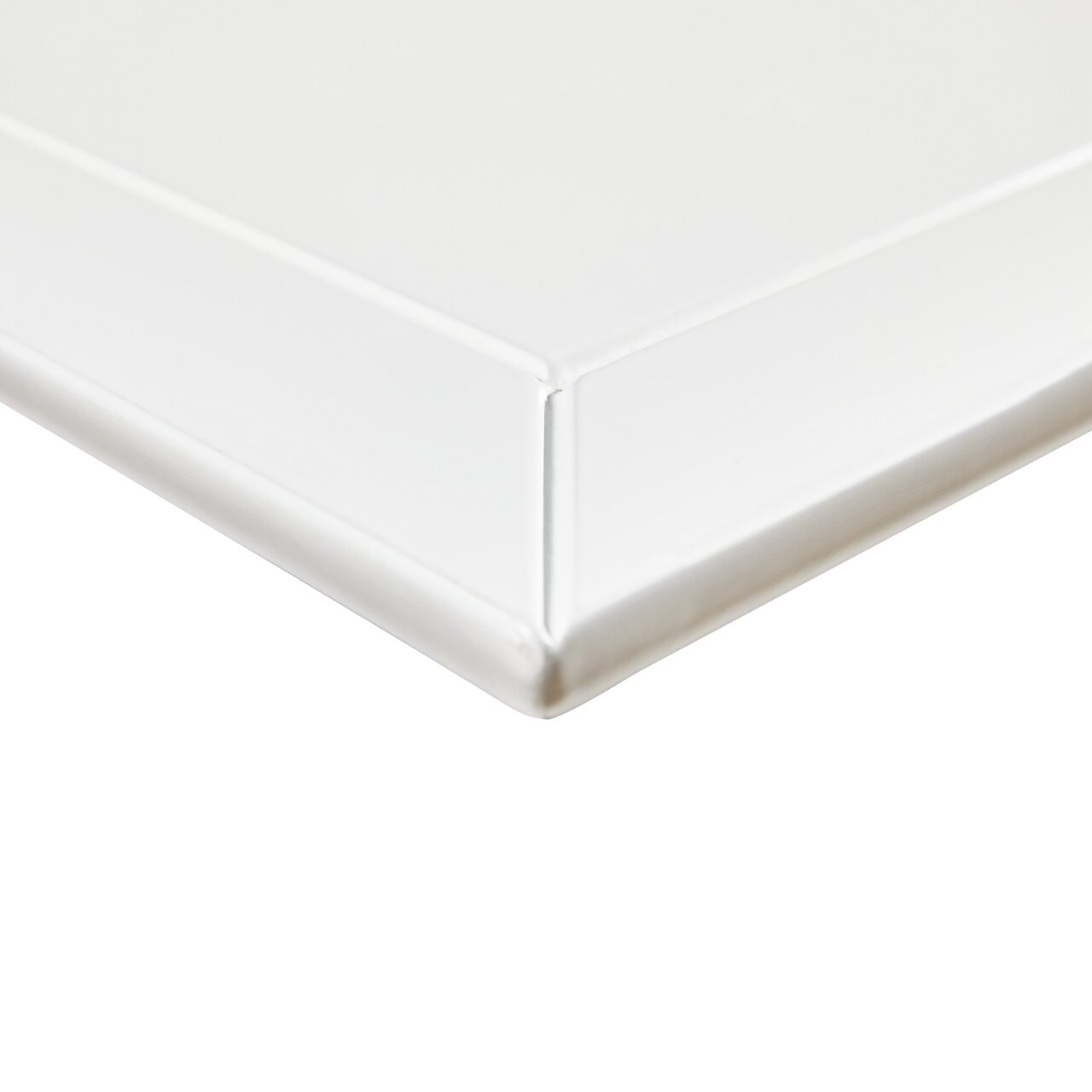 Landscape Wandboard 120cm ALICE Nahaufnahme eines weißen Wandboards mit glatter Oberfläche und abgerundeten Kanten, perspektivisch von der Ecke aufgenommen.