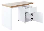 Moderner Schreibtisch mit Holzplatte und weißem Korpus, Schublade und Schranktür geöffnet, seitliche Perspektive