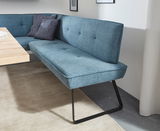 Eckbank in modernem Design mit blauer Polsterung und schwarzen Metallbeinen, seitliche Perspektive