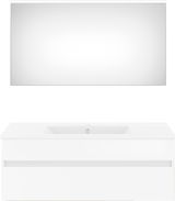 Moderne Badkombination mit großem rechteckigem Spiegel und weißem Waschtisch, Frontalansicht.