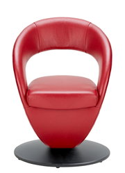 Roter Sessel mit modernem Design, frontal fotografiert, auf einer schwarzen runden Basis.