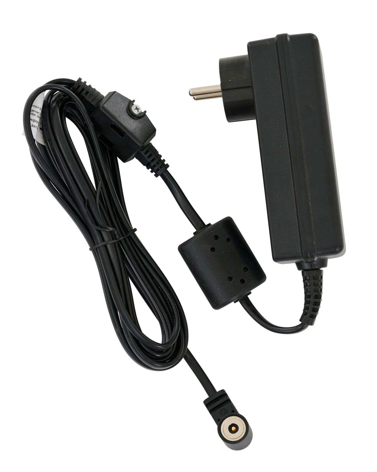 Schwarzes Ladegerät mit Kabel, seitliche Perspektive