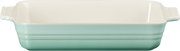 Rechteckige Keramik-Auflaufform in Mintgrün mit cremefarbenem Innenraum und seitlichen Griffen, Frontansicht