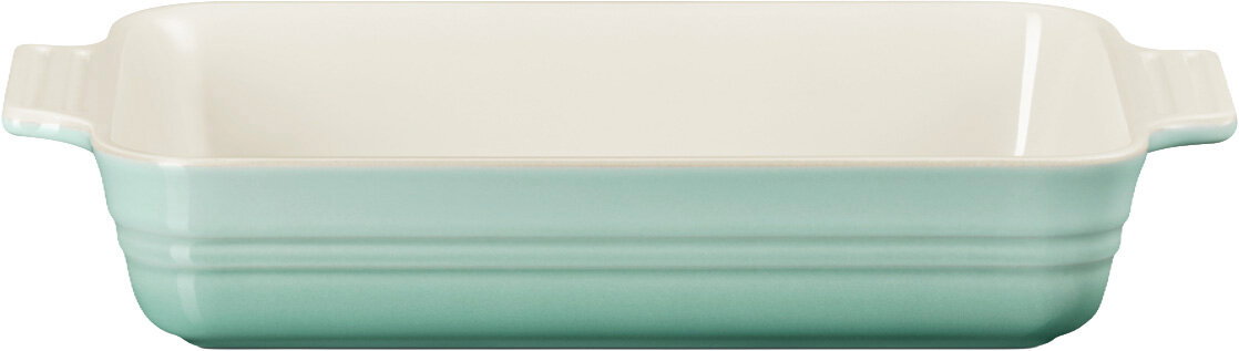 Rechteckige Keramik-Auflaufform in Mintgrün mit cremefarbenem Innenraum und seitlichen Griffen, Frontansicht