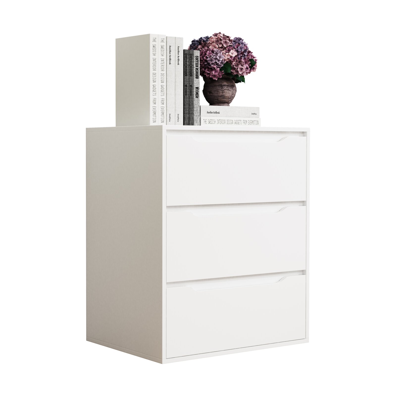 Weiße Kommode mit drei Schubladen im minimalistischen Design, auf der Oberseite stehen Bücher und eine Vase mit rosa Hortensien; Perspektive: leicht von vorn links in leichter Aufsicht vor weißem Hintergrund.