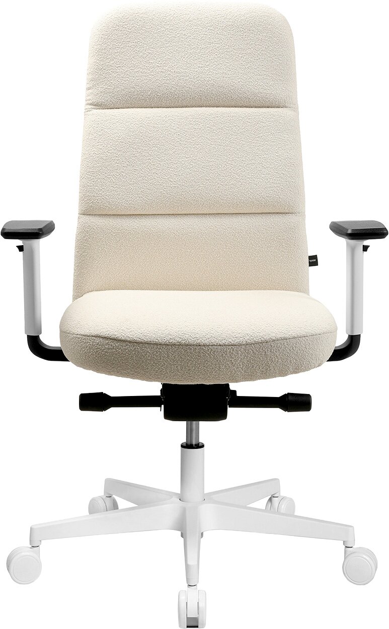 Frontansicht eines ergonomischen Bürostuhls mit hoher Rückenlehne, cremefarbenem Bouclé-Bezug, schwarzen Armlehnen und weißem Fußkreuz mit Rollen