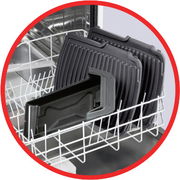 Kontaktgrillplatten in der Spülmaschine, Ansicht von oben