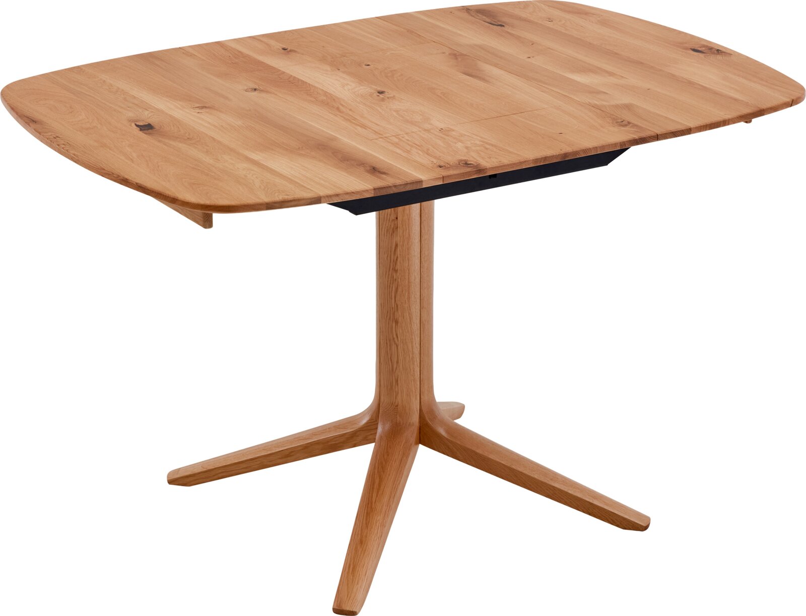 Ovale eettafel van licht hout met afgerond tafelblad en een kruisvormig onderstel in het midden, vrijstaand tegen een witte achtergrond, in een licht schuin perspectief van bovenaf