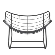 Moderner Schaukelsessel aus Metall, Vorderansicht