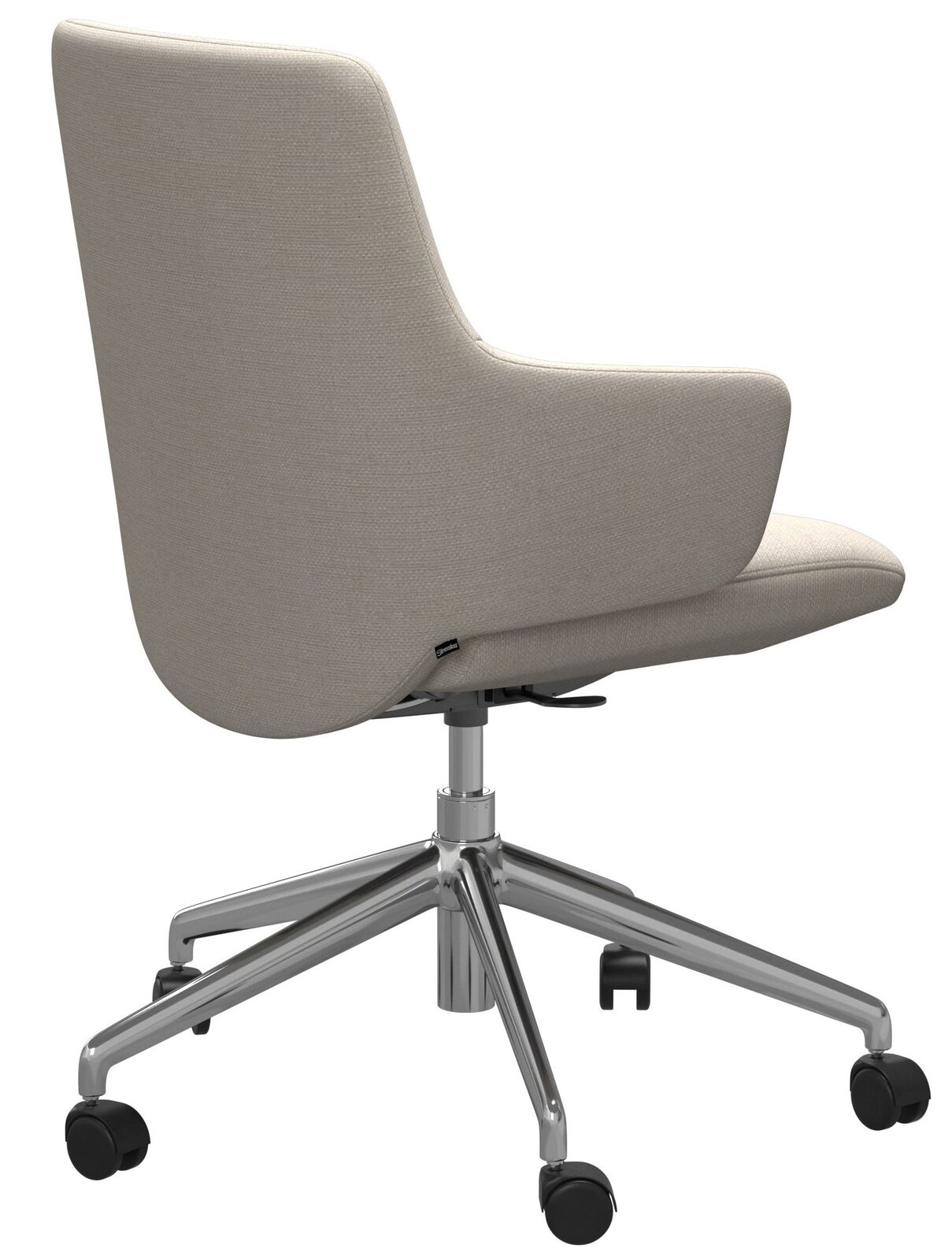 Rückansicht eines modernen, hellgrauen Bürostuhls mit verchromtem Fußkreuz und Rollen.